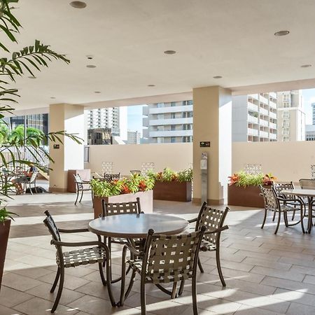 Private One Bedroom Condo, With Corporate Rental Car Savings Code Included, Free Onsite Parking Honolulu Exterior foto