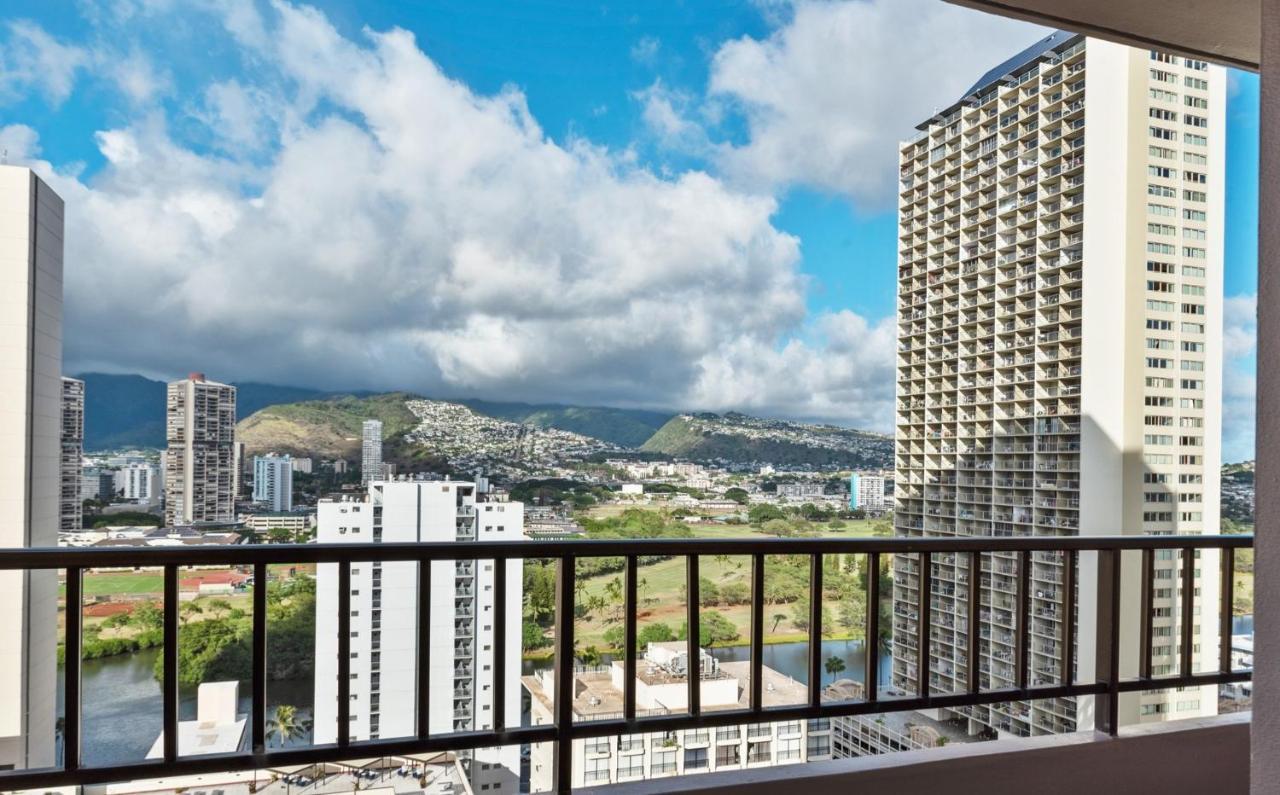Private One Bedroom Condo, With Corporate Rental Car Savings Code Included, Free Onsite Parking Honolulu Exterior foto